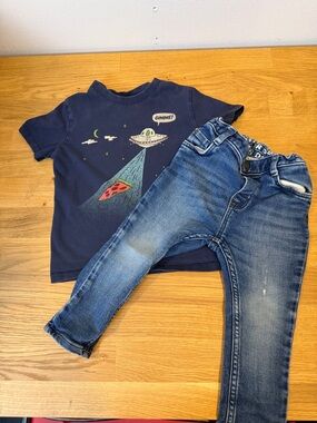 💚 5 for $15/ Boys tshirt and jeans bundle